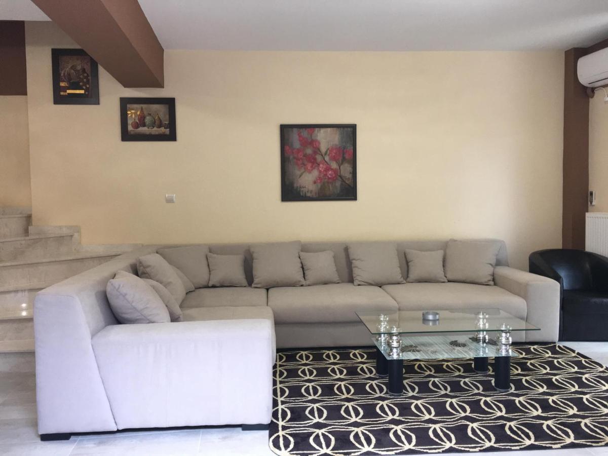 Aparthotel Archontiko Kirfis In Desfina Esterno foto