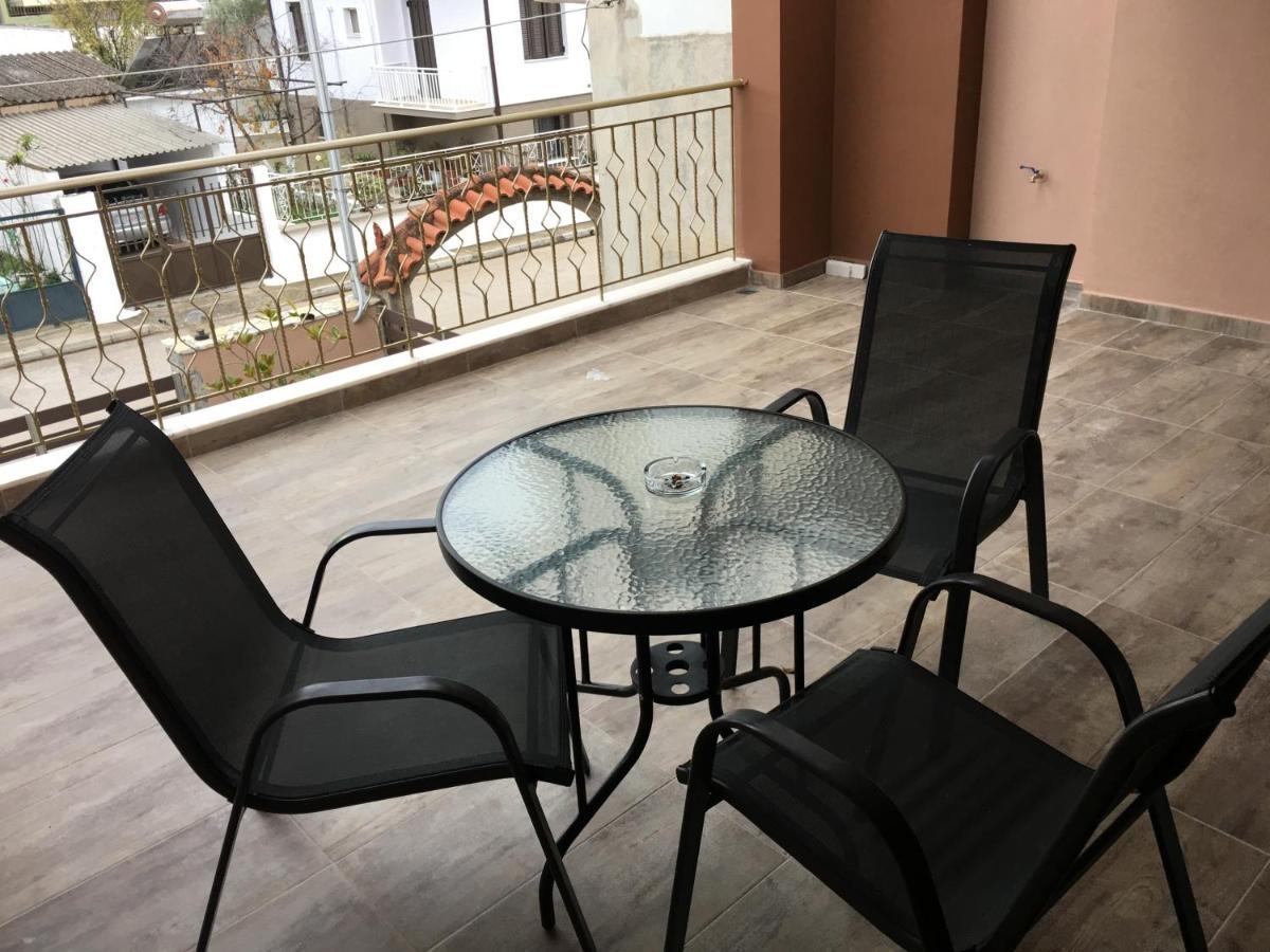 Aparthotel Archontiko Kirfis In Desfina Esterno foto