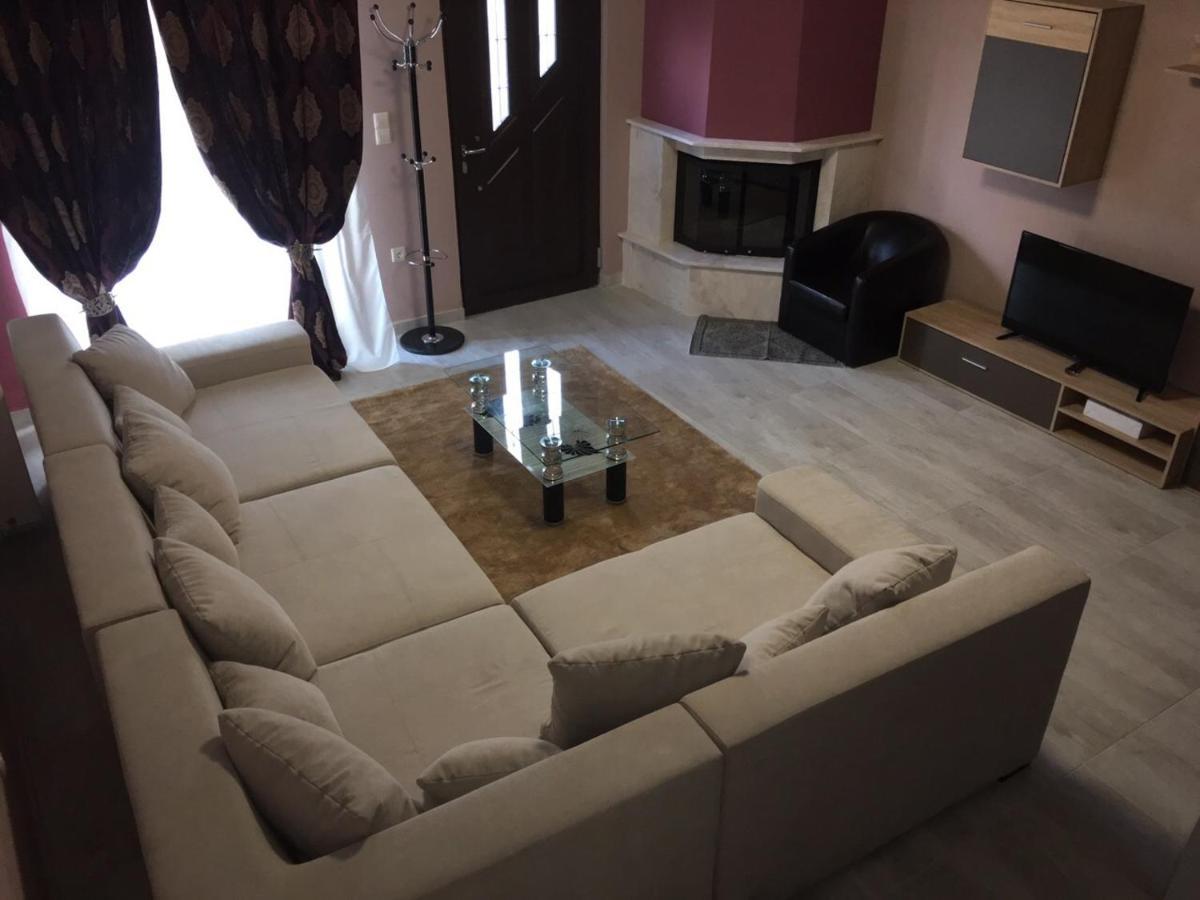 Aparthotel Archontiko Kirfis In Desfina Esterno foto